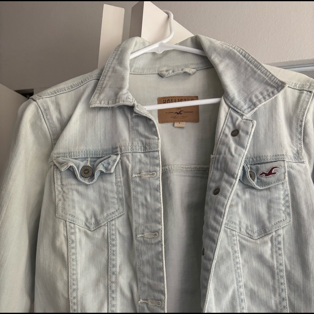 Light wash Hollister crop Jean jacket
